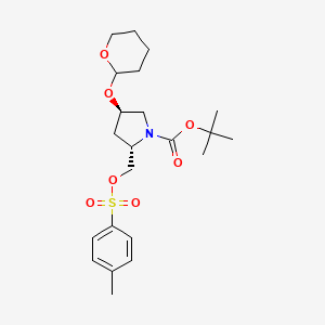 molecular formula C22H33NO7S B8133870 tert-butyl (2S,4R)-2-({[(4-methylbenzene)sulfonyl]oxy}methyl)-4-(oxan-2-yloxy)pyrrolidine-1-carboxylate 