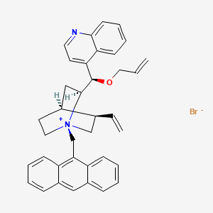 molecular formula C37H37BrN2O B8138503 4-[(R)-[(1S,2S,4S,5R)-1-(anthracen-9-ylmethyl)-5-ethenyl-1-azoniabicyclo[2.2.2]octan-2-yl]-prop-2-enoxymethyl]quinoline;bromide 