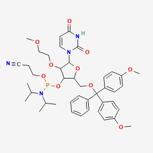 molecular formula C42H53N4O10P B8138743 3-[[(2R,3R,4R,5R)-2-[[bis(4-methoxyphenyl)-phenylmethoxy]methyl]-5-(2,4-dioxopyrimidin-1-yl)-4-(2-methoxyethoxy)oxolan-3-yl]oxy-[di(propan-2-yl)amino]phosphanyl]oxypropanenitrile 
