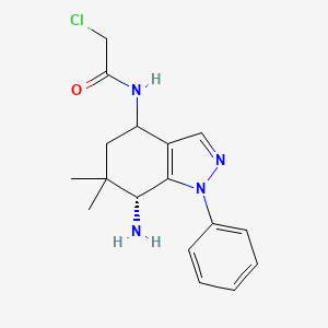 molecular formula C17H21ClN4O B8141284 N-[(7R)-7-amino-6,6-dimethyl-1-phenyl-5,7-dihydro-4H-indazol-4-yl]-2-chloroacetamide 