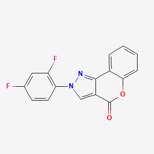 molecular formula C16H8F2N2O2 B8142781 2-(2,4-Difluorophenyl)chromeno[4,3-c]pyrazol-4-one 
