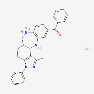 (17-Methyl-15-phenyl-2,15,16-triaza-9-azoniatetracyclo[9.7.0.03,8.014,18]octadeca-3(8),4,6,14(18),16-pentaen-5-yl)-phenylmethanone;chloride