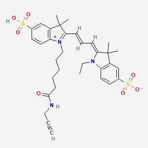 molecular formula C34H41N3O7S2 B8143955 2-((1E,3E)-3-(3,3-dimethyl-1-(6-oxo-6-(prop-2-yn-1-ylamino)hexyl)-5-sulfoindolin-2-ylidene)prop-1-en-1-yl)-1-ethyl-3,3-dimethyl-3H-indol-1-ium-5-sulfonate 