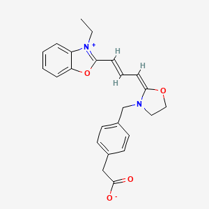 2-[4-[[(2E)-2-[(E)-3-(3-ethyl-1,3-benzoxazol-3-ium-2-yl)prop-2-enylidene]-1,3-oxazolidin-3-yl]methyl]phenyl]acetate