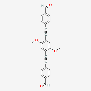 molecular formula C26H18O4 B8144869 4,4'-((2,5-二甲氧基-1,4-苯基)二乙炔-2,1-二基)二苯甲醛 