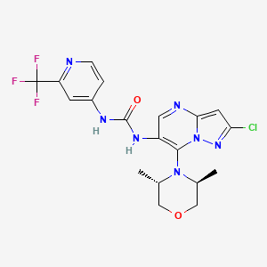 molecular formula C19H19ClF3N7O2 B8146324 1-[2-chloro-7-[(3S,5S)-3,5-dimethylmorpholin-4-yl]pyrazolo[1,5-a]pyrimidin-6-yl]-3-[2-(trifluoromethyl)pyridin-4-yl]urea 