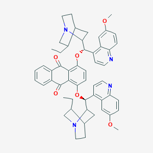 molecular formula C54H56N4O6 B8146477 1,4-Bis[(S)-(3-ethyl-1-azabicyclo[2.2.2]octane-7-yl)(6-methoxy-4-quinolyl)methoxy]anthracene-9,10-dione 