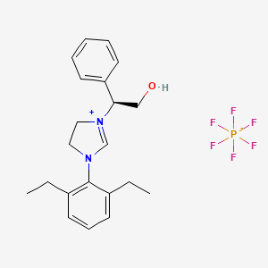 molecular formula C21H27F6N2OP B8146523 (S)-3-(2,6-Diethylphenyl)-1-(2-hydroxy-1-phenylethyl)-4,5-dihydro-1H-imidazol-3-ium hexafluorophosphate(V) 