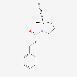 molecular formula C15H17NO2 B8147403 benzyl (S)-2-ethynyl-2-methylpyrrolidine-1-carboxylate 