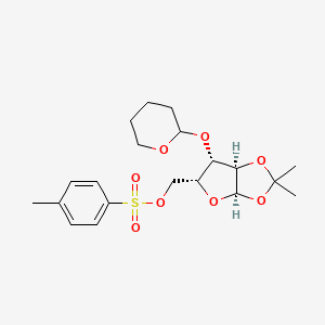molecular formula C20H28O8S B8148600 ((3aR,5R,6S,6aR)-2,2-dimethyl-6-((tetrahydro-2H-pyran-2-yl)oxy)tetrahydrofuro[2,3-d][1,3]dioxol-5-yl)methyl 4-methylbenzenesulfonate 