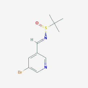 molecular formula C10H13BrN2OS B8149513 (NE,R)-N-[(5-bromopyridin-3-yl)methylidene]-2-methylpropane-2-sulfinamide 