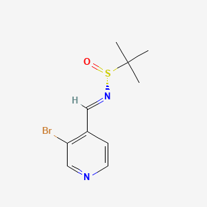 molecular formula C10H13BrN2OS B8149599 (NE,R)-N-[(3-bromopyridin-4-yl)methylidene]-2-methylpropane-2-sulfinamide 