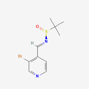 molecular formula C10H13BrN2OS B8149600 (NE,S)-N-[(3-bromopyridin-4-yl)methylidene]-2-methylpropane-2-sulfinamide 