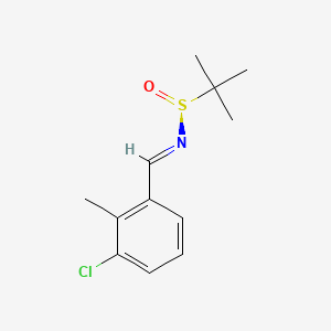 molecular formula C12H16ClNOS B8149728 (NE,S)-N-[(3-chloro-2-methylphenyl)methylidene]-2-methylpropane-2-sulfinamide 