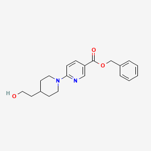 molecular formula C20H24N2O3 B8154312 Benzyl 6-[4-(2-hydroxyethyl)piperidin-1-yl]pyridine-3-carboxylate 
