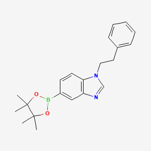 molecular formula C21H25BN2O2 B8158429 1-Phenethyl-5-(4,4,5,5-tetramethyl-1,3,2-dioxaborolan-2-yl)-1H-benzo[d]imidazole 