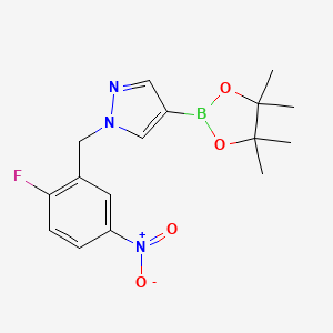 molecular formula C16H19BFN3O4 B8158762 1-(2-Fluoro-5-nitrobenzyl)-4-(4,4,5,5-tetramethyl-1,3,2-dioxaborolan-2-yl)-1H-pyrazole 