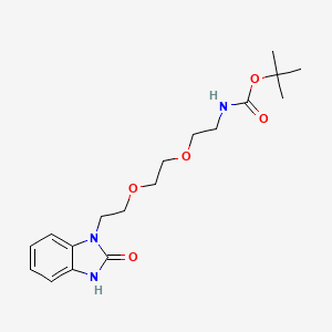 molecular formula C18H27N3O5 B8160687 tert-Butyl (2-(2-(2-(2-oxo-2,3-dihydro-1H-benzo[d]imidazol-1-yl)ethoxy)ethoxy)ethyl)carbamate 