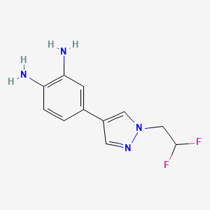 molecular formula C11H12F2N4 B8160949 4-[1-(2,2-Difluoroethyl)-1H-pyrazol-4-yl]benzene-1,2-diamine 