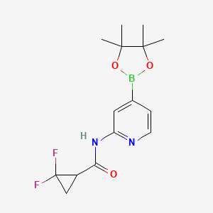molecular formula C15H19BF2N2O3 B8164630 2,2-Difluoro-N-(4-(4,4,5,5-tetramethyl-1,3,2-dioxaborolan-2-yl)pyridin-2-yl)cyclopropanecarboxamide 