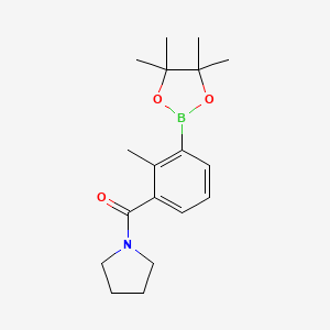 molecular formula C18H26BNO3 B8166670 (2-Methyl-3-(4,4,5,5-tetramethyl-1,3,2-dioxaborolan-2-yl)phenyl)(pyrrolidin-1-yl)methanone 