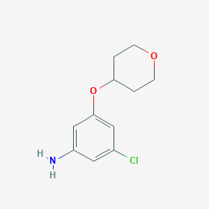 molecular formula C11H14ClNO2 B8167333 3-Chloro-5-((tetrahydro-2H-pyran-4-yl)oxy)aniline 