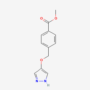 molecular formula C12H12N2O3 B8172144 Methyl 4-(((1H-pyrazol-4-yl)oxy)methyl)benzoate 