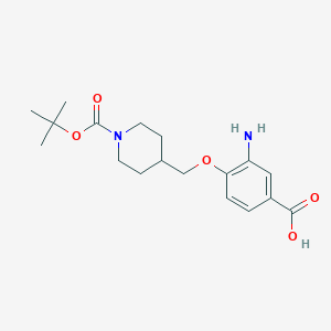 molecular formula C18H26N2O5 B8172572 3-Amino-4-((1-(tert-butoxycarbonyl)piperidin-4-yl)methoxy)benzoic acid 