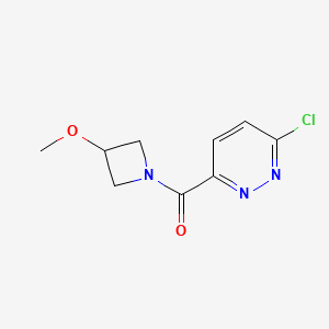 molecular formula C9H10ClN3O2 B8173420 3-Chloro-6-(3-methoxyazetidine-1-carbonyl)pyridazine 