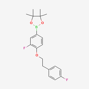 molecular formula C20H23BF2O3 B8176300 2-(3-Fluoro-4-(4-fluorophenethoxy)phenyl)-4,4,5,5-tetramethyl-1,3,2-dioxaborolane 