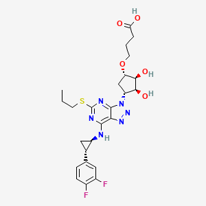 molecular formula C25H30F2N6O5S B8178020 4-{[(1S,2S,3S,4R)-4-(7-{[(1R,2S)-2-(3,4-difluorophenyl)cyclopropyl]amino}-5-(propylsulfanyl)-3H-[1,2,3]triazolo[4,5-d]pyrimidin-3-yl)-2,3-dihydroxycyclopentyl]oxy}butanoic acid 