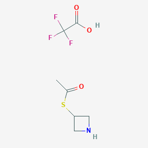molecular formula C7H10F3NO3S B8179377 1-(Azetidin-3-ylsulfanyl)ethan-1-one; trifluoroacetic acid 