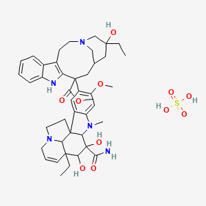 molecular formula C43H57N5O11S B8180787 Methyl 13-(10-carbamoyl-12-ethyl-10,11-dihydroxy-5-methoxy-8-methyl-8,16-diazapentacyclo[10.6.1.01,9.02,7.016,19]nonadeca-2,4,6,13-tetraen-4-yl)-17-ethyl-17-hydroxy-1,11-diazatetracyclo[13.3.1.04,12.05,10]nonadeca-4(12),5,7,9-tetraene-13-carboxylate;sulfuric acid 
