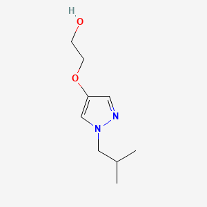molecular formula C9H16N2O2 B8183590 2-((1-Isobutyl-1H-pyrazol-4-yl)oxy)ethanol 
