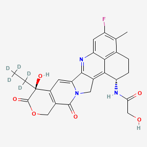molecular formula C26H24FN3O6 B8196051 N-[(10S,23S)-18-fluoro-10-hydroxy-19-methyl-5,9-dioxo-10-(1,1,2,2,2-pentadeuterioethyl)-8-oxa-4,15-diazahexacyclo[14.7.1.02,14.04,13.06,11.020,24]tetracosa-1,6(11),12,14,16,18,20(24)-heptaen-23-yl]-2-hydroxyacetamide 