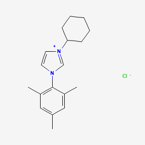 molecular formula C18H25ClN2 B8196228 1-Cyclohexyl-3-mesityl-1H-imidazol-3-ium chloride 