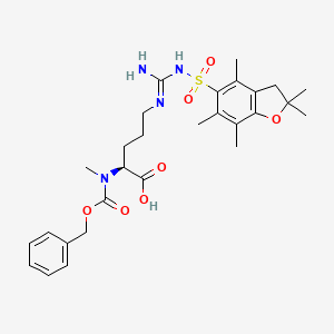 molecular formula C28H38N4O7S B8197582 (S)-2-(((Benzyloxy)carbonyl)(methyl)amino)-5-(3-((2,2,4,6,7-pentamethyl-2,3-dihydrobenzofuran-5-yl)sulfonyl)guanidino)pentanoic acid 