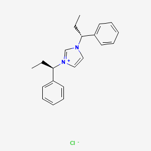 molecular formula C21H25ClN2 B8197816 1,3-Bis((R)-1-phenylpropyl)-1H-imidazol-3-ium chloride 