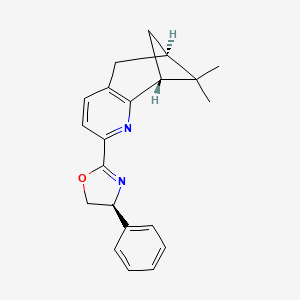 molecular formula C21H22N2O B8198741 (S)-2-((6R,8R)-7,7-Dimethyl-5,6,7,8-tetrahydro-6,8-methanoquinolin-2-yl)-4-phenyl-4,5-dihydrooxazole 
