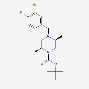 molecular formula C18H26BrFN2O2 B8198902 (2R,5S)-tert-Butyl 4-(3-bromo-4-fluorobenzyl)-2,5-dimethylpiperazine-1-carboxylate 