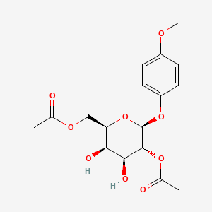 molecular formula C17H22O9 B8199073 [(2R,3R,4S,5R,6S)-5-acetyloxy-3,4-dihydroxy-6-(4-methoxyphenoxy)oxan-2-yl]methyl acetate 