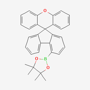molecular formula C31H27BO3 B8199947 4,4,5,5-Tetramethyl-2-(spiro[fluorene-9,9'-xanthen]-4-yl)-1,3,2-dioxaborolane 