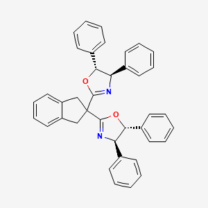 molecular formula C39H32N2O2 B8200250 (4R,4'R,5R,5'R)-2,2'-(2,3-Dihydro-1H-indene-2,2-diyl)bis(4,5-diphenyl-4,5-dihydrooxazole) 