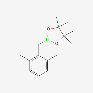 molecular formula C15H23BO2 B8203294 2-(2,6-Dimethylbenzyl)-4,4,5,5-tetramethyl-1,3,2-dioxaborolane 