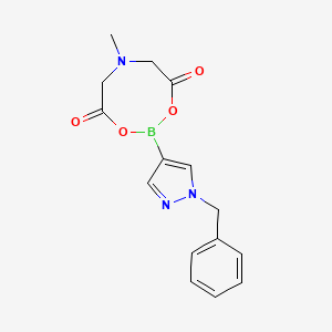 molecular formula C15H16BN3O4 B8204382 1-Benzylpyrazole-4-boronic acid MIDA ester, 99% 