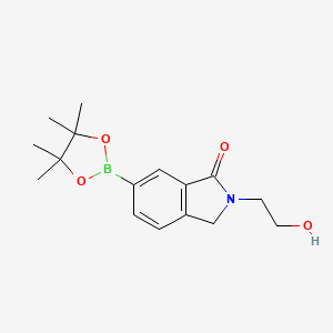 molecular formula C16H22BNO4 B8206780 2-(2-Hydroxyethyl)-6-(4,4,5,5-tetramethyl-1,3,2-dioxaborolan-2-yl)isoindolin-1-one 