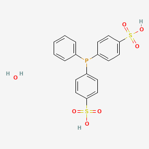 molecular formula C18H17O7PS2 B8209886 4-[Phenyl-(4-sulfophenyl)phosphanyl]benzenesulfonic acid;hydrate 
