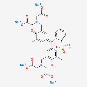 molecular formula C31H28N2Na4O13S B8210792 tetrasodium;2-[[(3Z)-3-[[3-[[bis(carboxylatomethyl)amino]methyl]-4-hydroxy-5-methylphenyl]-(2-sulfophenyl)methylidene]-5-methyl-6-oxocyclohexa-1,4-dien-1-yl]methyl-(carboxylatomethyl)amino]acetate 