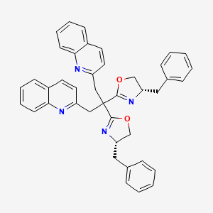 molecular formula C41H36N4O2 B8212078 (4S,4'S)-2,2'-(1,3-Di(quinolin-2-yl)propane-2,2-diyl)bis(4-benzyl-4,5-dihydrooxazole) 