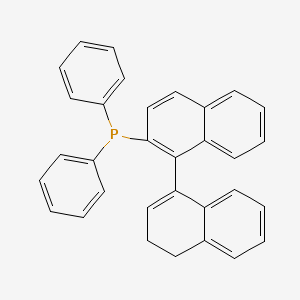 molecular formula C32H25P B8212309 (R)-(3',4'-Dihydro-[1,1'-binaphthalen]-2-yl)diphenylphosphane 